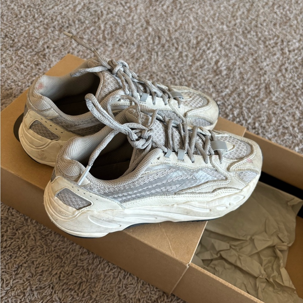 Yeezy Boost 700
